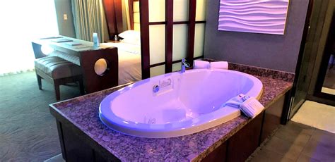 cheap hotels with jacuzzi|cheap jacuzzi rooms near me.